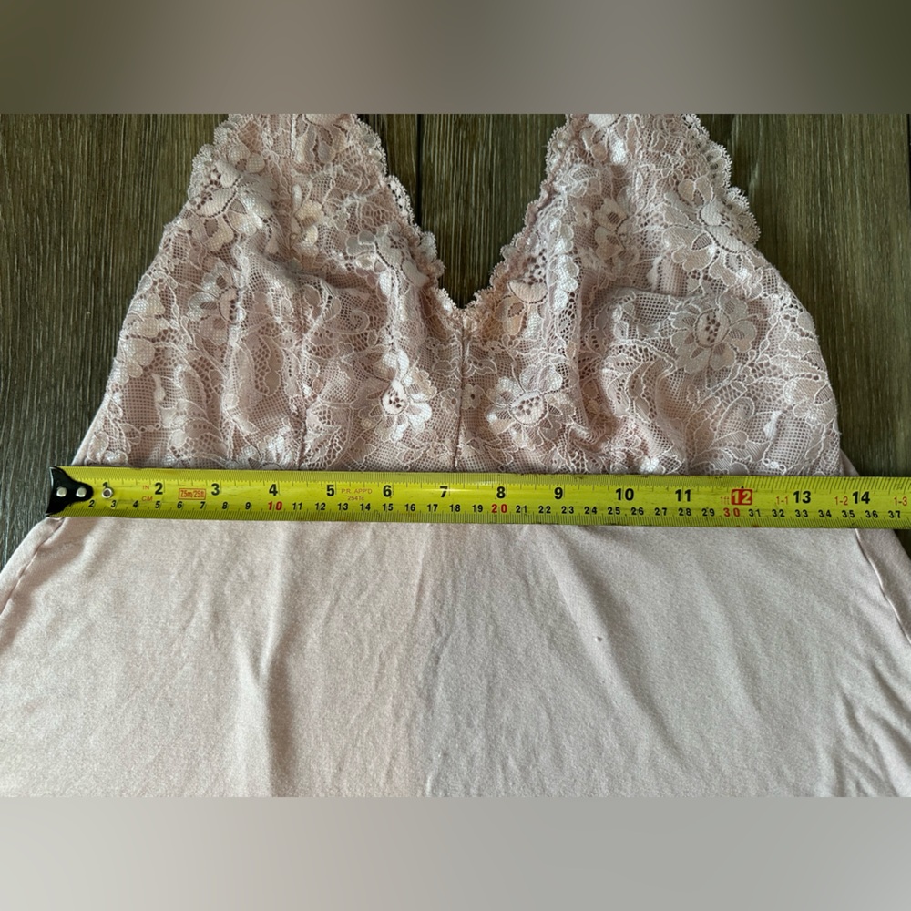 🌞Sale 3 for $15 Black Bow Elegant Lace Trimmed Chemise in Soft Pink/ Woman’s M - Picture 9 of 14
